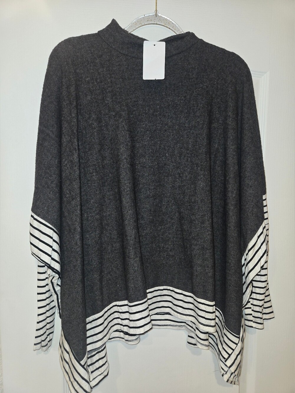 Brand NEW Womens Brushed Fleece Top Size-Large